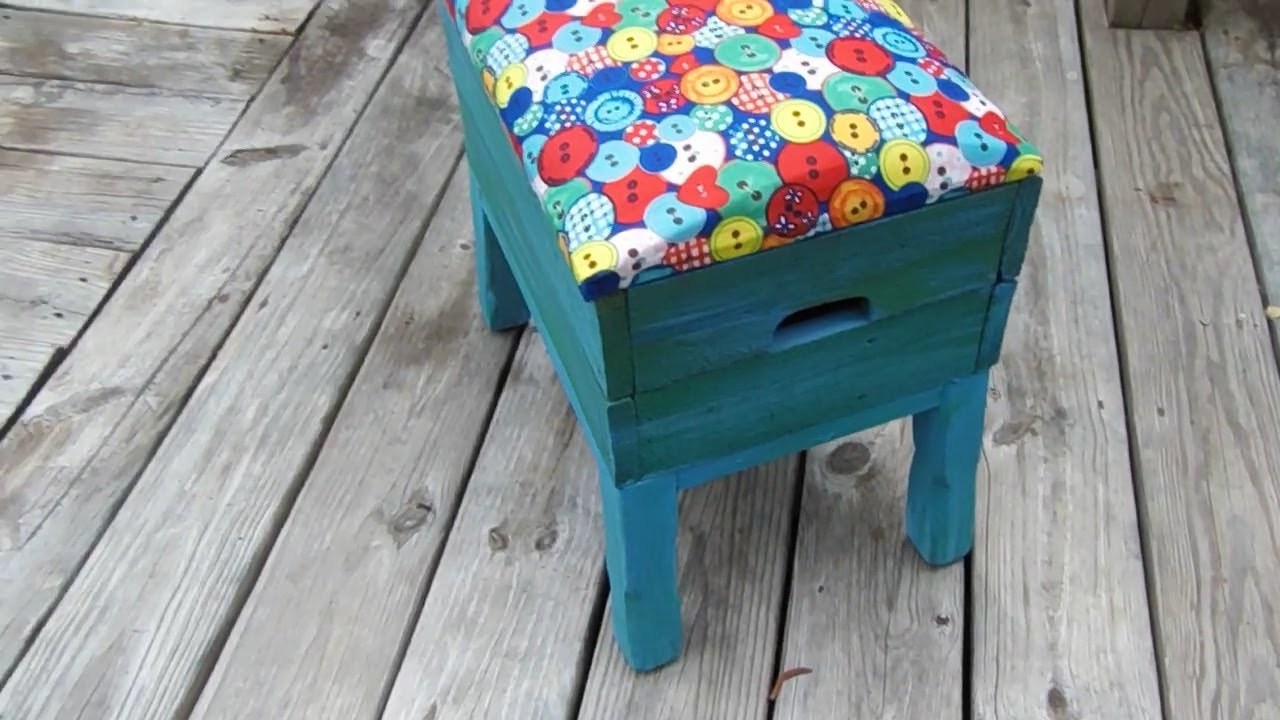 Obrni stari stolček v barvit kos