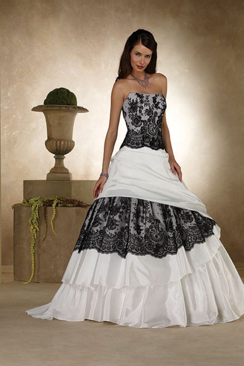 흑인과 백인 웨딩 드레스
