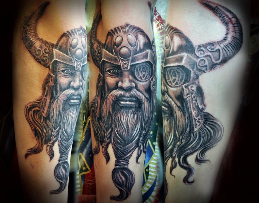 Odin - viking tatuering. den enögda guden av norrsk mytologi
