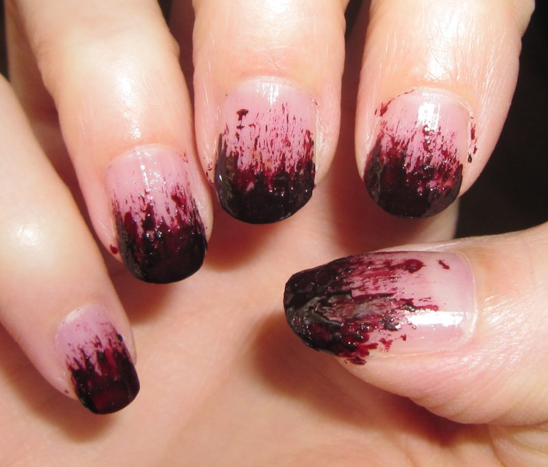 Nail design rosso per unghie sanguinanti di Halloween