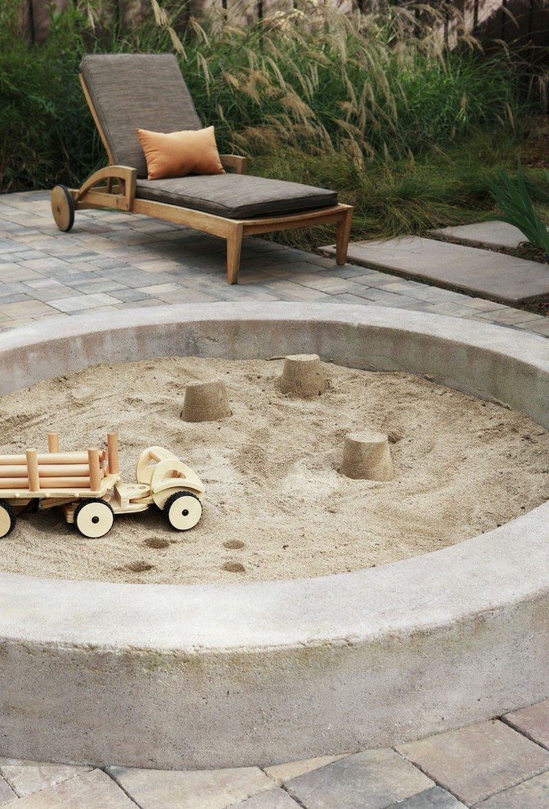 Construiți cutia de nisip cu pietre