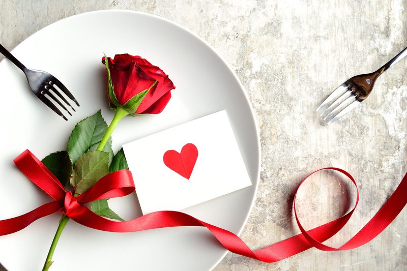 På Valentinsdag må du være oppmerksom på liten oppmerksomhet: Statistikken viser at gaven skal koste ikke mer enn 25 euro