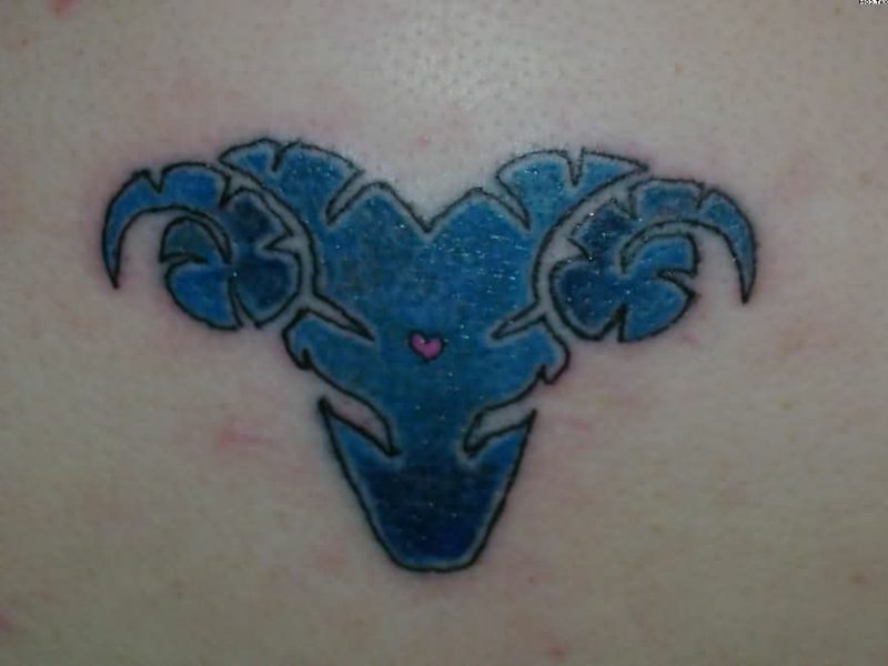 Aries tetovanie modrý aries